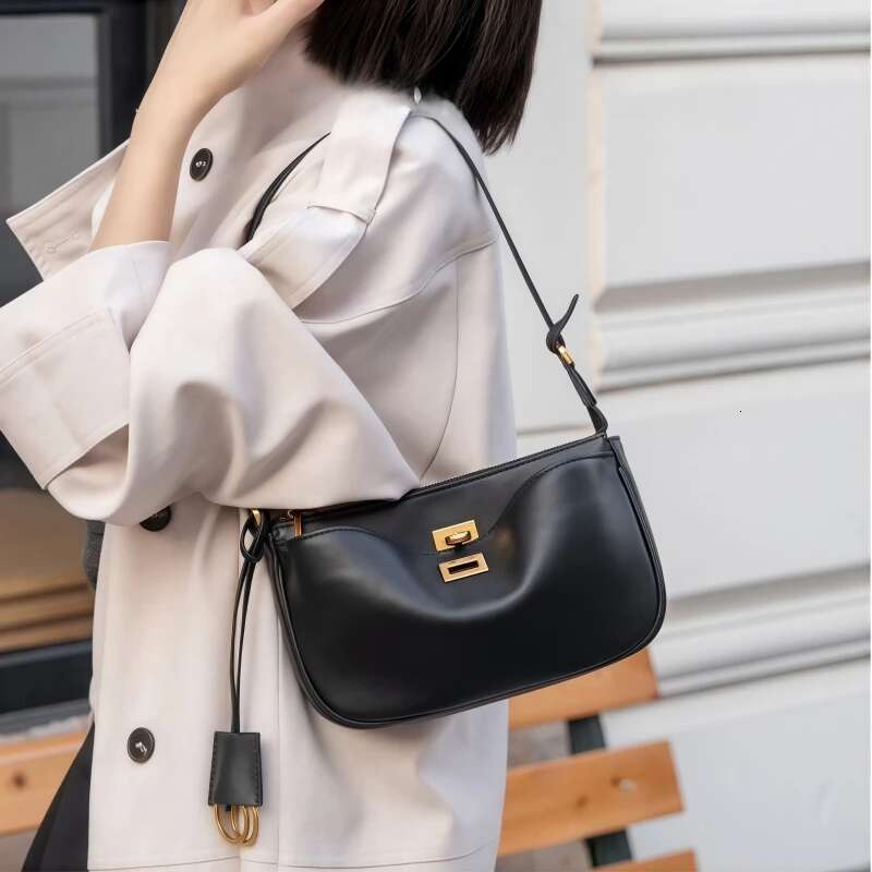 2025 New Designer Rodeo Shoulder Leather Black Handbag Women's Fashion Gold Buckle Underarm Bag