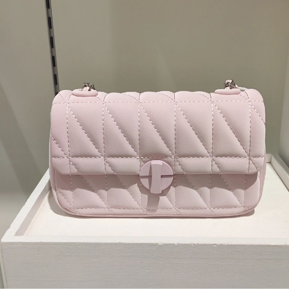 New handbag High end handbag 2025 New perfume chain Xiaofang designer Senior retro fashion multi-function women's messenger bag armpit bag