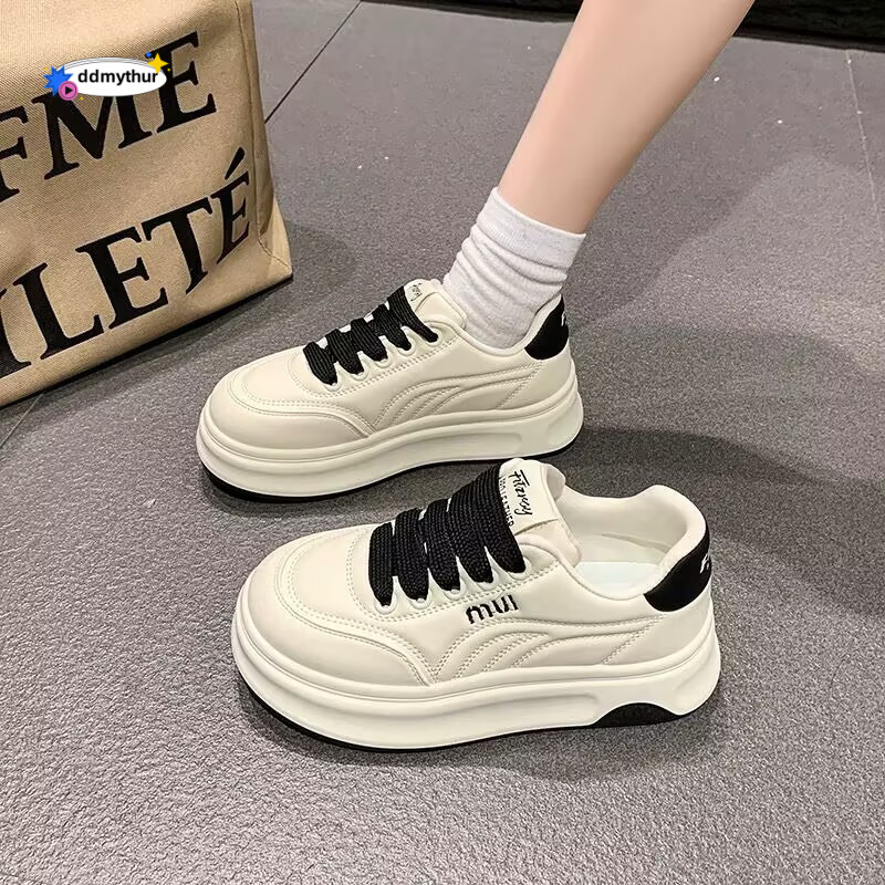 Versatile thick soled white for women in spring and autumn, super popular niche board shoes, 2025 new casual sports bread shoes ddmythur