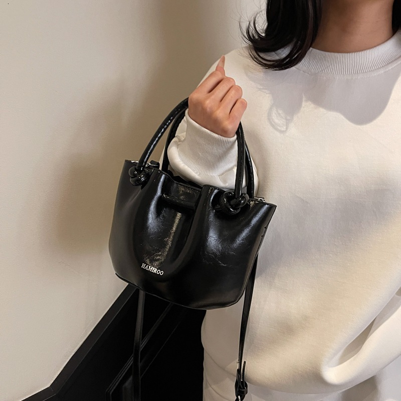 Bag for women 2025 new high-end texture niche spring and summer versatile single shoulder crossbody fashionable hand-held bucket bag