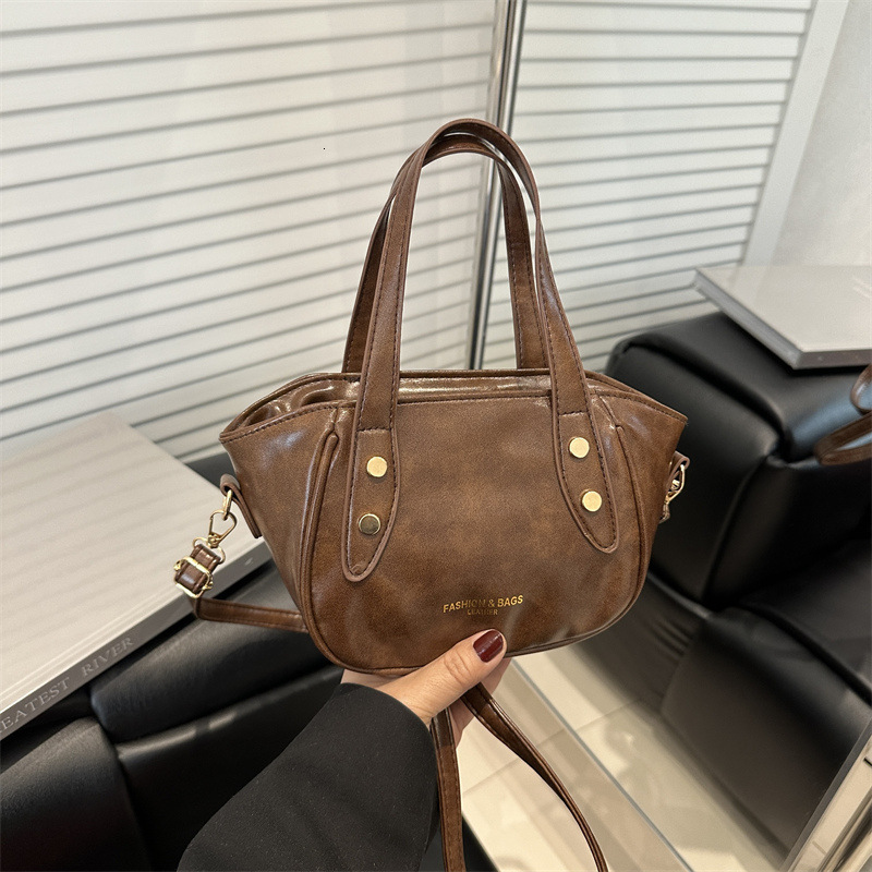 New Free Delivery Designer Bag High Quality Stylish Small For Luxury Bag Women In 2025 Trendy And Versatile Crossbody Bag Fashionable Handheld Bucket 