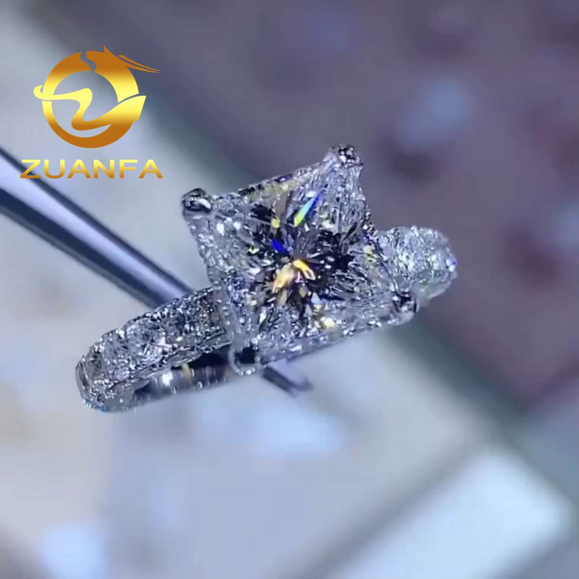 Delicate Women Ring Jewelry VVS White Gold Moissanite Diamond Ring GRA Certificate Engagement Rings Moissanite Ice Out