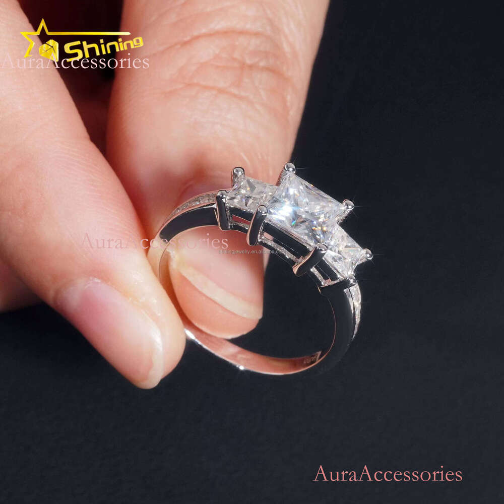 GRA Certificated Three Stones Design Solid Sier Princess Cut Moissanite Ring Custom Engagement Wedding Rings for Women