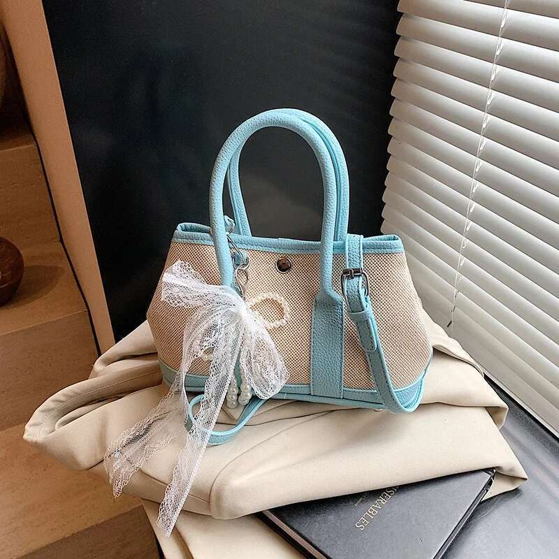Designer Women's Shoulder Bag Vintage Leather Crossbody Purse Elegant Ladies Handbag with Detachable Chain