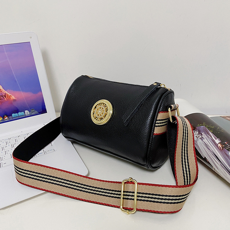 Top Quality New Free Designer Bag Made Of Genuine Leather For Women 2025 New Rotating Top Layer Cowhide Crossbody Bag Wide Shoulder Strap Pillow Bag