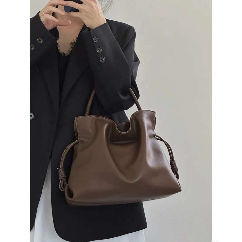 Women's New Spring Summer Crossbody Bag Single Shoulder Casual Versatile Fashion Household Leather Handbag Medium Size
