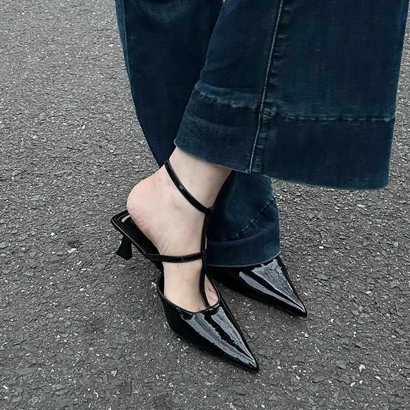 Womens Sandals Summer New Low Heel Pointed Thin Strap Buckle Slippers Fashion Temperament Commuter Heel Sandals W250514