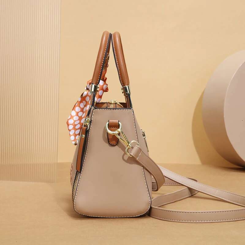 Fashionable Unique Embroidered Handbags for Women, Versatile Trendy Shoulder Bags, And Stylish Crossbody Bags.