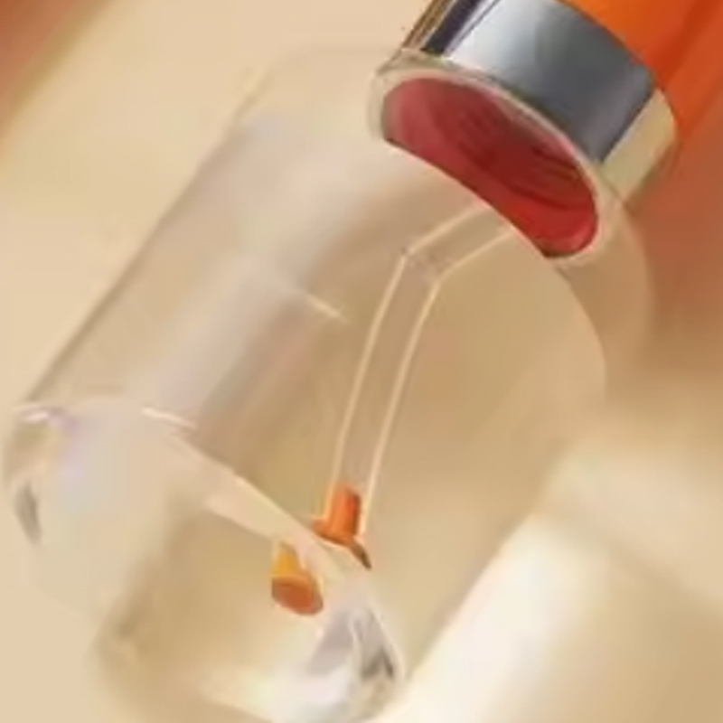 Cat-friendly Bubble Blower: Gentle Hair Detangling Tool with Built-in Humidifier