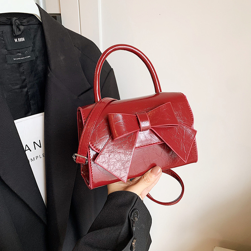 Free Delivery Designer Bag Unique Design Bow For Women 2025 New High End Texture Commuting Small Square Single Shoulder Crossbody Luxury Bag