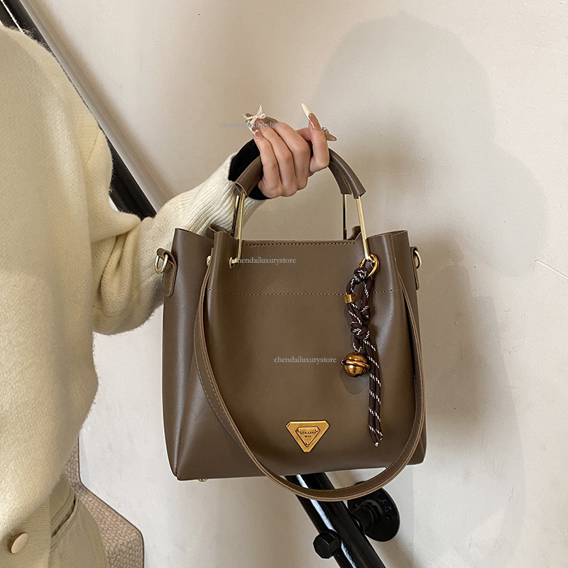 2025 Fashion Women's Handbag Free Shipping Designer Bag Daily Leisure High Quality Soft Leather Commuter Shoulder Bag Multi Functional Crossbody 