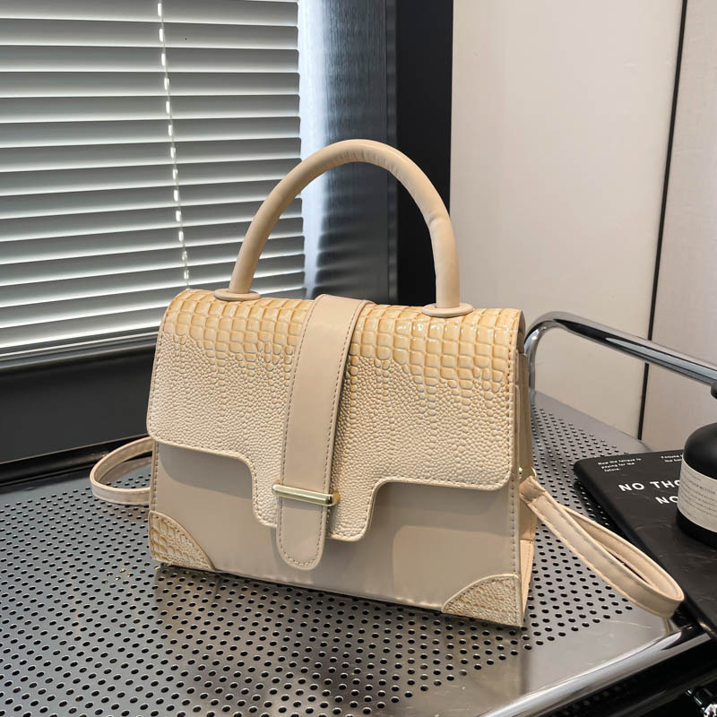 Free Delivery Designer Bag Women's Versatile Hand New Fashion Shoulder Crossbody 2025 Spring Small Square Luxury Bag
