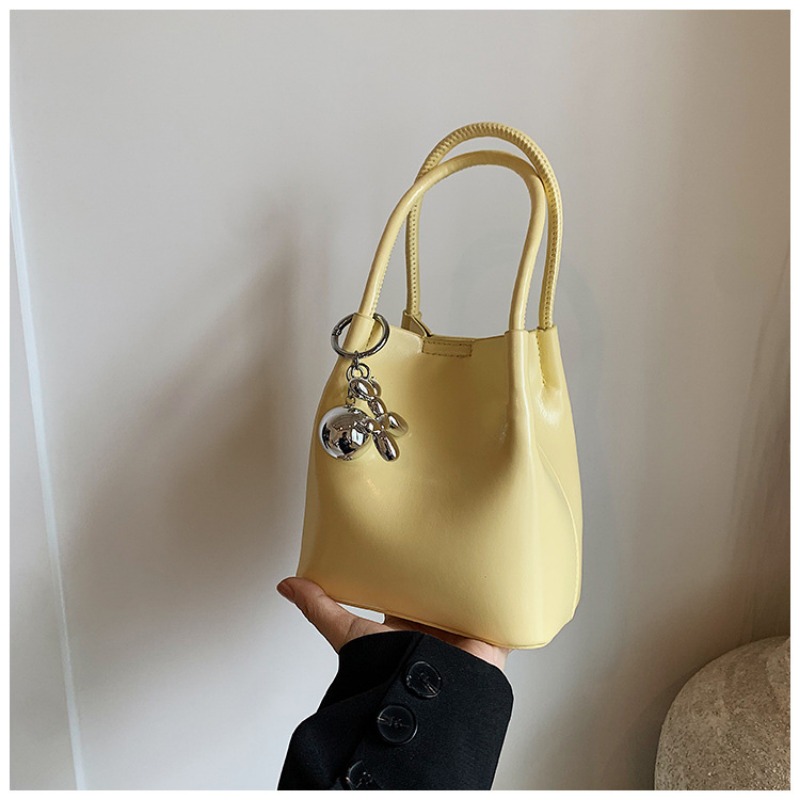 Elegant Compact Crossbody Purse - Chic Urban Accessory for Daily Carry