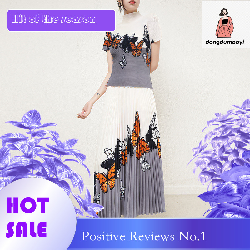 dongdumaoyi Wrinkle suit small shirt top fashionable design sense niche Miyake T-shirt printed pleated skirt two-piece set