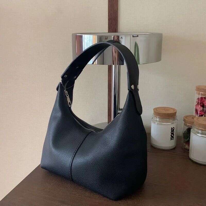 Small Women's 2025 New Autumn/Winter Handheld Shoulder Korean Edition Color Contrasting Simple PU Soft Leather Dumpling