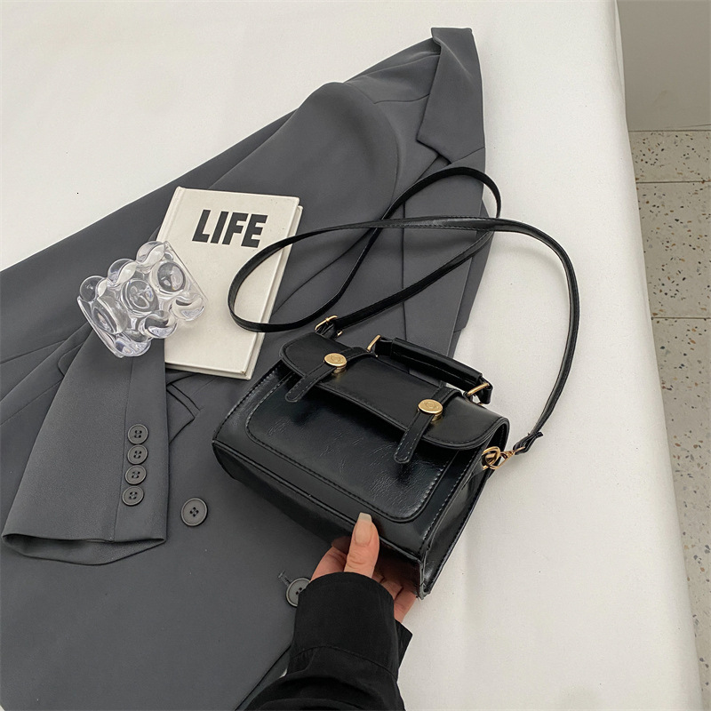 Free Delivery Designer Bag Temperament Commuting Fashion Hand 2025 Winter Versatile Instagram Solid Color Texture Crossbody Small Square Bag Luxury Ba