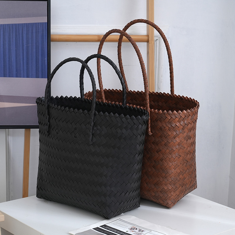 2025 New Handbag Fashion Simple Beach Vacation Straw Bag Designer Women's New Woven Handbag Imitation Vine Weaving Festival Gift Vacation Bag