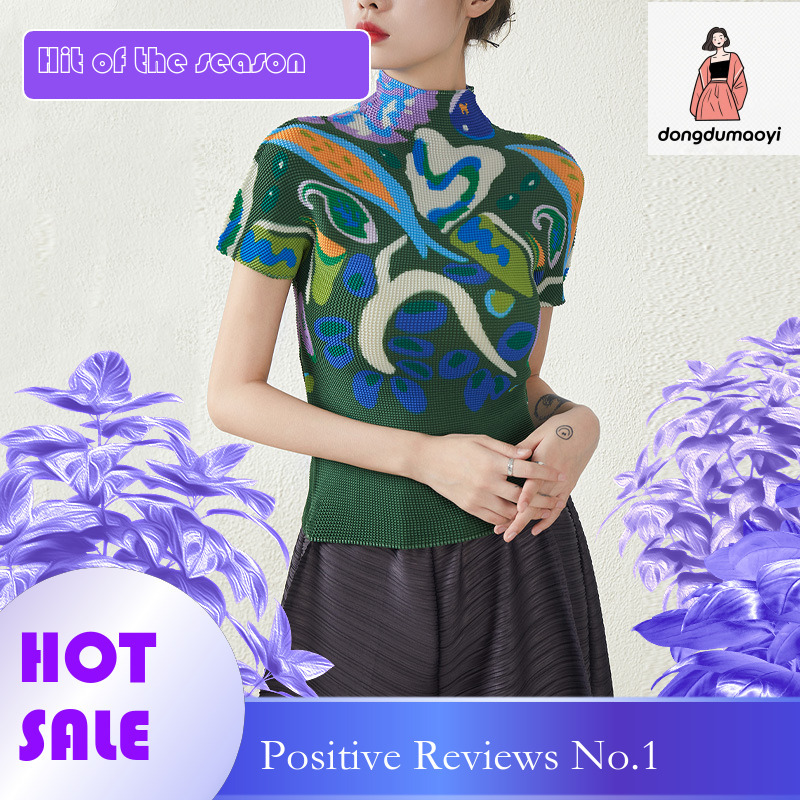 dongdumaoyi Miyake temperament, high neck graffiti, commuting, corn pleated T-shirt, slim fit, slimming short sleeved top for women