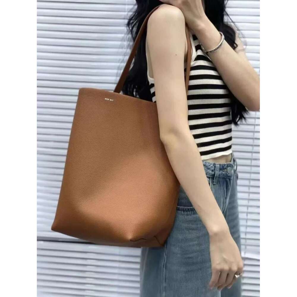 Tote Cowhidel Eather Large-Capacity Bucket Bags Soft Leather Big Handbag For Women Beach Makeup Bag Organizer