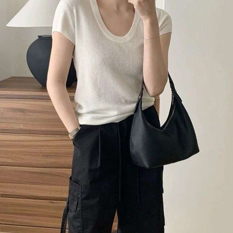 Small Women's 2025 New Autumn/Winter Handheld Shoulder Korean Edition Color Contrasting Simple PU Soft Leather Dumpling