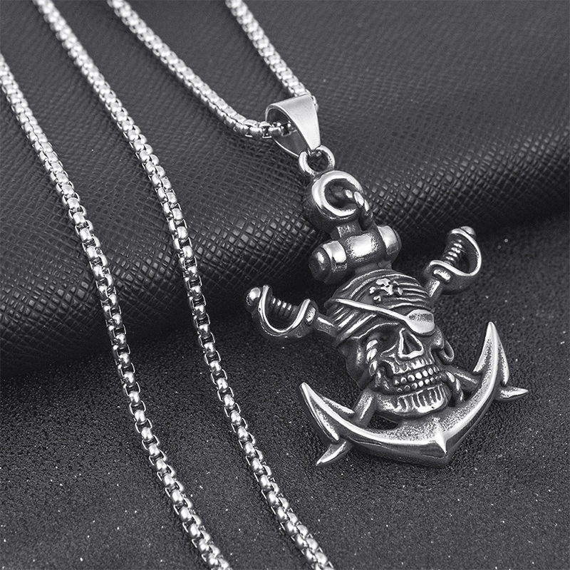 Hip hop retro style, high-quality lifestyle fashion, personalized trendy and cool pirate head necklace, collarbone chain