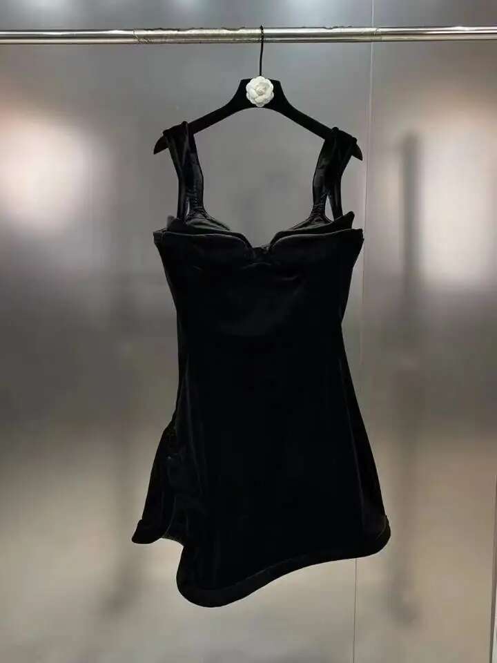 Sexy Chest Wrapping Black Summer European Irregular Split Open Leg Sling Women Strapless Party Mini Dress G019