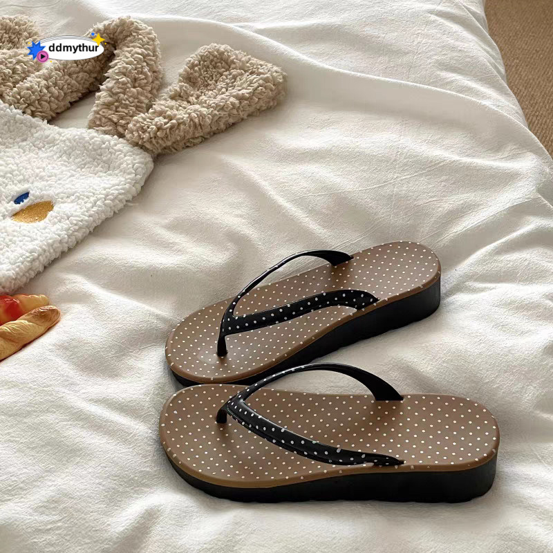 New style flip flops women in summer, thick soled, non slip, fashionable sandals for beach wear ddmythur