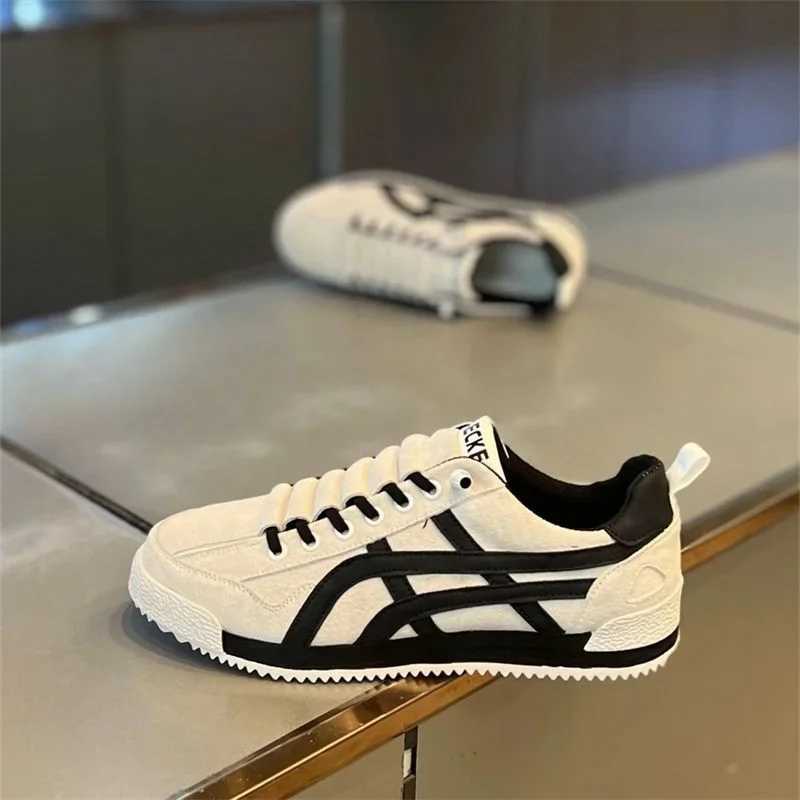 2025 New Mens Sports Shoes Outdoor Non-slip Pair Running Shoes Casual Fashion Comfortable Walking Shoes Casual Shoes M250514