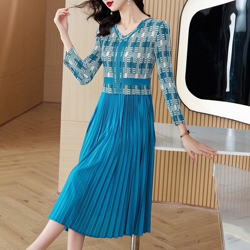 Large size women's 2025 dress new style fragrance waist temperament medium long skirt D02355