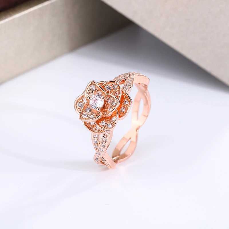 925 Silver Plated InterTwined Three-Dimensional Rose Ring White Zircon Full Diamond Ring Ladies Temperament Elegant JewelryXJ250514