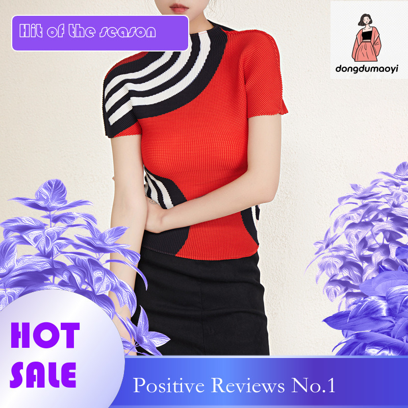 dongdumaoyi Design sense, female niche, summer new style, contrasting color splicing, half high neck T-shirt, sleeved three house top, pleated short t