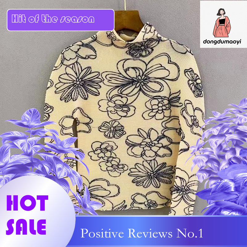 dongdumaoyi Elastic niche semi high neck slim fit long sleeved top with pleated print design T-shirt