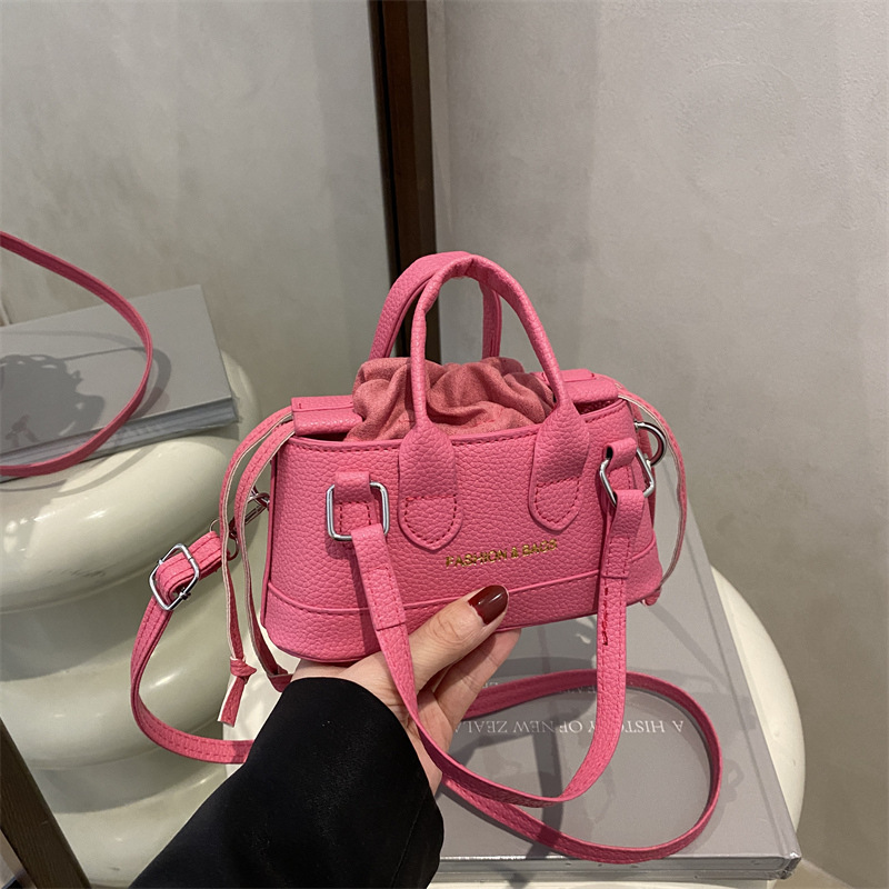 Handbag For Women 2025 Luxury Bag New Mini Crossbody With Stylish Design Single Shoulder New Free Delivery Designer Bag Texture Casual Armpit Bag
