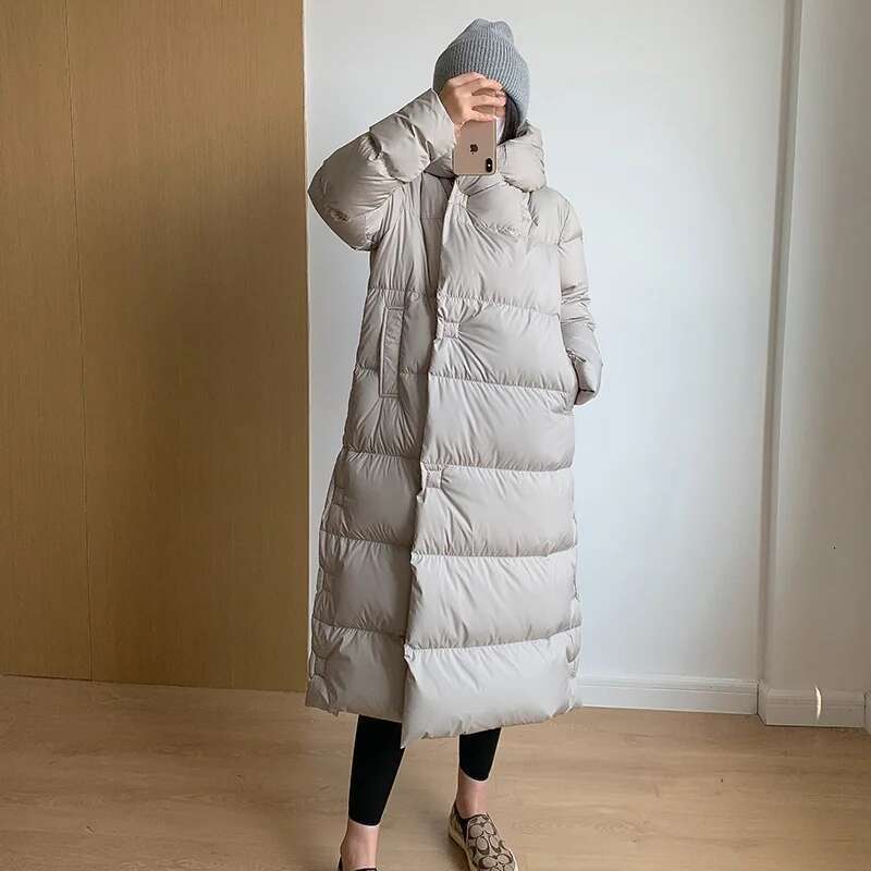 Oversized Women's Jacket Long Hooded Parkas 2023 New Fashion Lightweight Warm 90% White Duck Down Coats Winter Overcoat