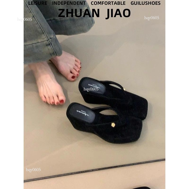 Top brand, high-quality, all new designer shoes, short, high, thick soled flip flops for women's outdoor wear, slanted sandals, French high heels