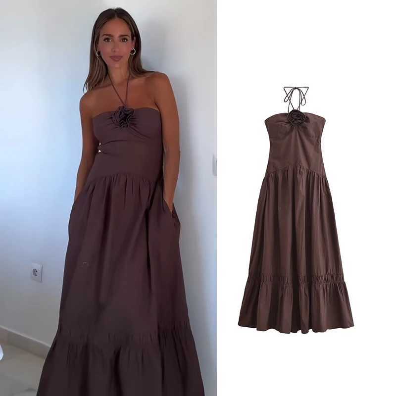 Dresses Summer Womens 2025 New Chic Tube Top Hanging Neck Holiday Dress Womens Street Fashion Party Long DressXJ250514