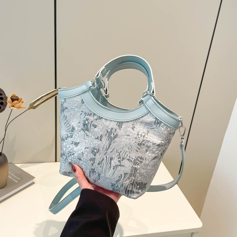 New New Free Delivery Luxury Bag Designer Bag Chinese Style Handbag For Women In The Spring Of Featuring Silk Embroidery And A Highend Single Shoulder