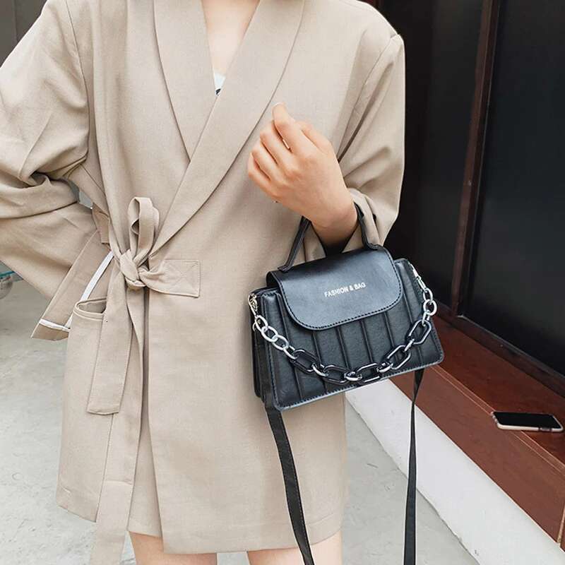 New bag chic daily handbag women's shopping shoulder bag designer pleated leather classic bag red handbag thick chain shoulder bag trendy diagona