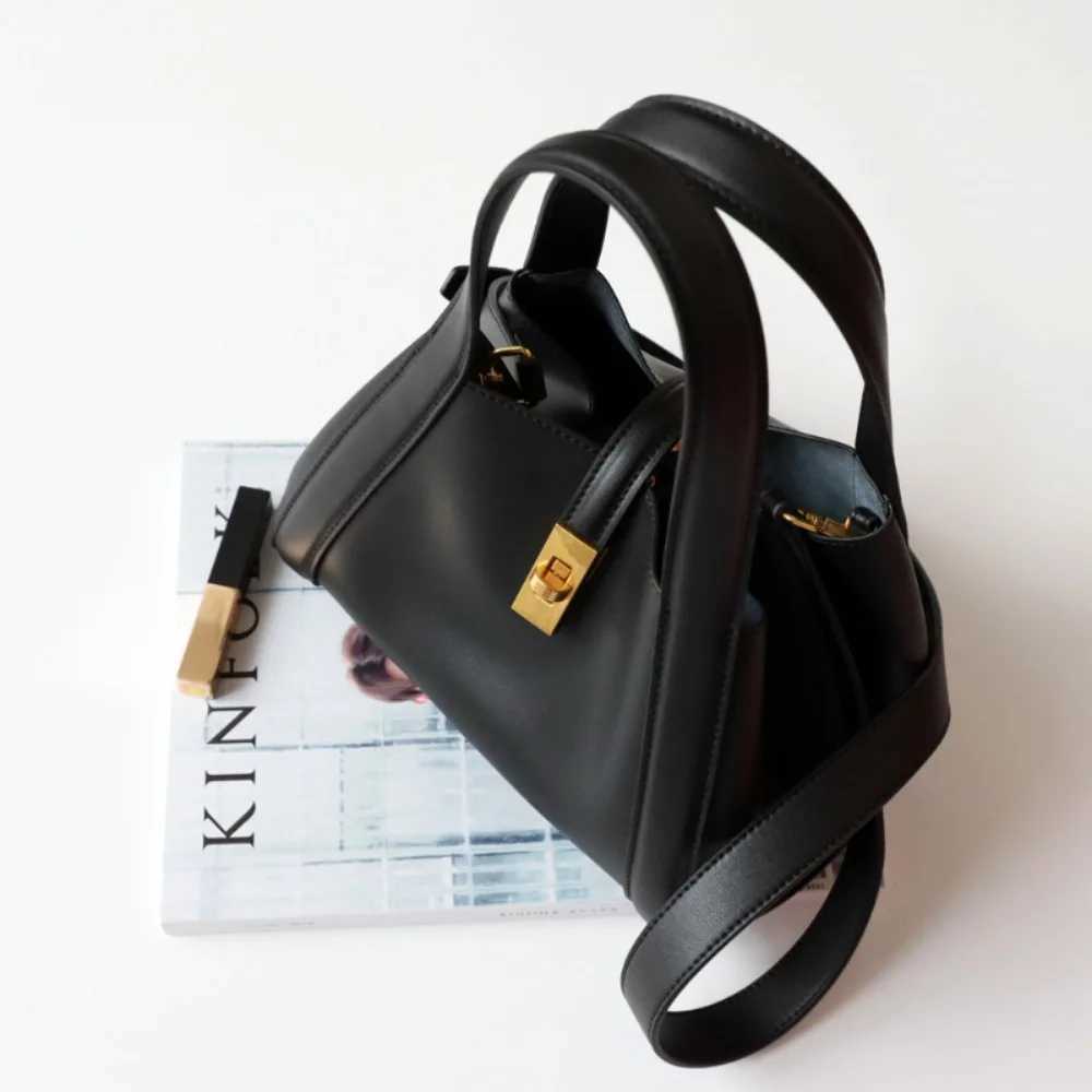 Solid Large Capacity Exposure Off Elegant Purses Dermis Simple Literary Bow Wen Totes Minority Advanced Shoder Bag Fem Z250514