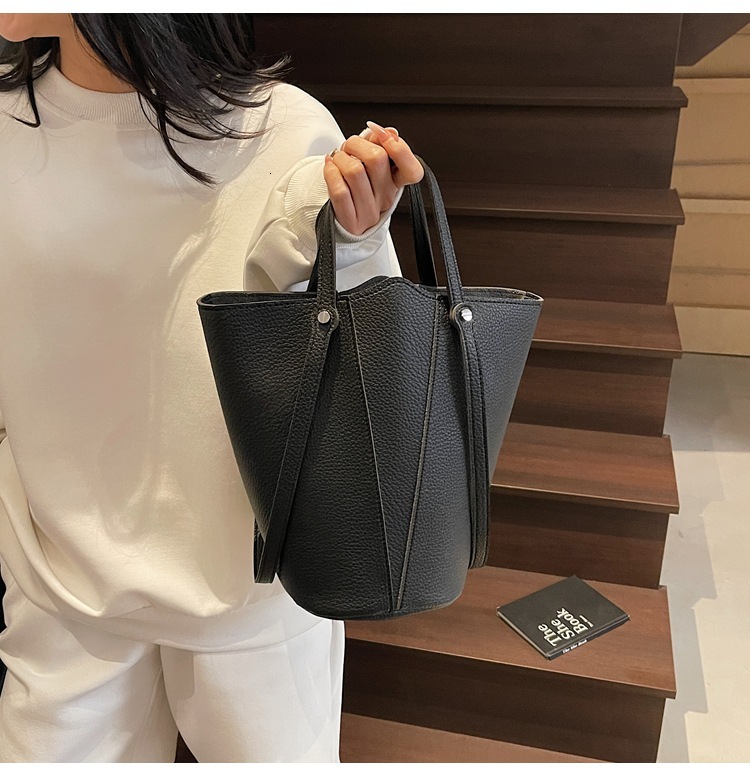 Light luxury niche high-end handbag women's 2025 new super hot water bucket vegetable basket versatile single shoulder crossbody bag