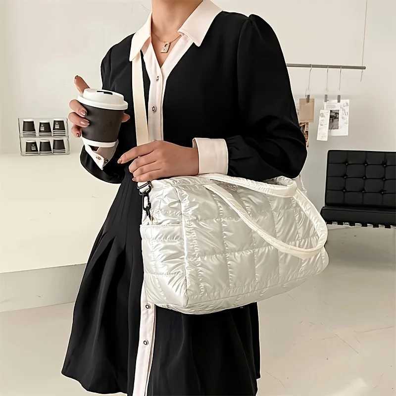 Quilted Solid Color Padded Travel Bag - Durable Portable Stylish - Perfect for Sports Work Everyday Use Z250513