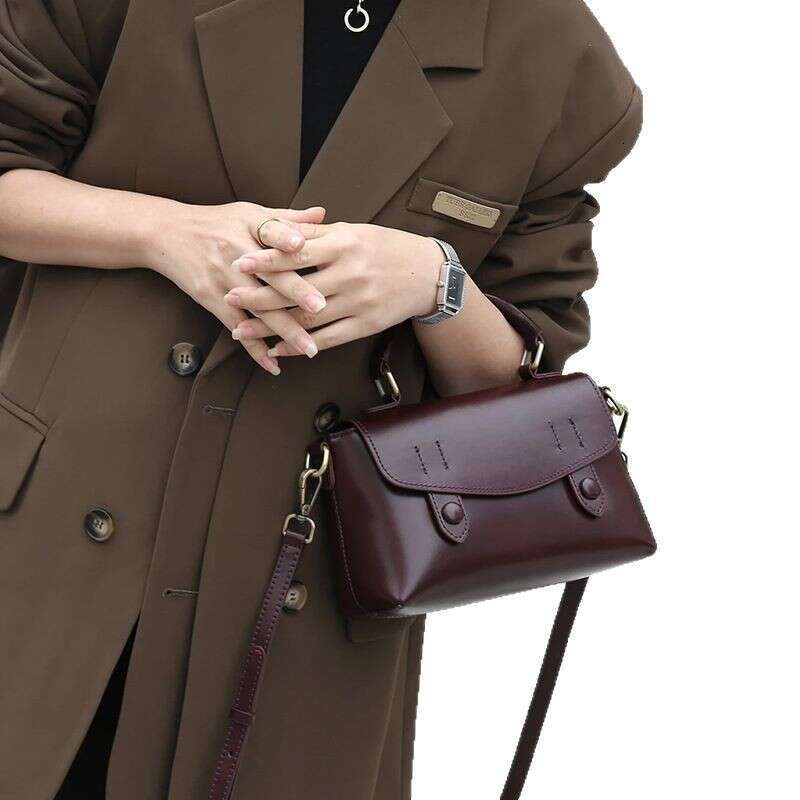 2025 New Top Layer Cowhide Handbag, Fashionable Genuine Leather Women's Trendy Single Shoulder Bag, Small Square Bag