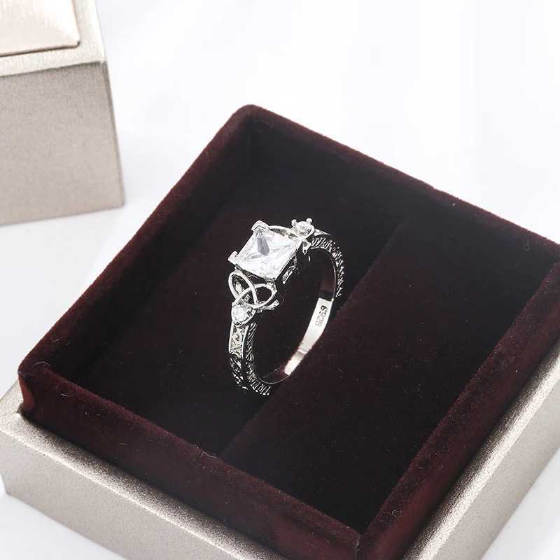 New Ring for Women Classic Shiny AAA Zircon Ring Stylish 925 Silver Plated Jewelry Anniversary Gift Engagement JewelryXJ250514