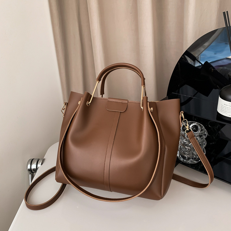 Free Delivery Designer Bag Small Design Handheld Capacity For Women 2025 Fashion Versatile Commuter Crossbody Tote Bucket Bag Luxury Bag