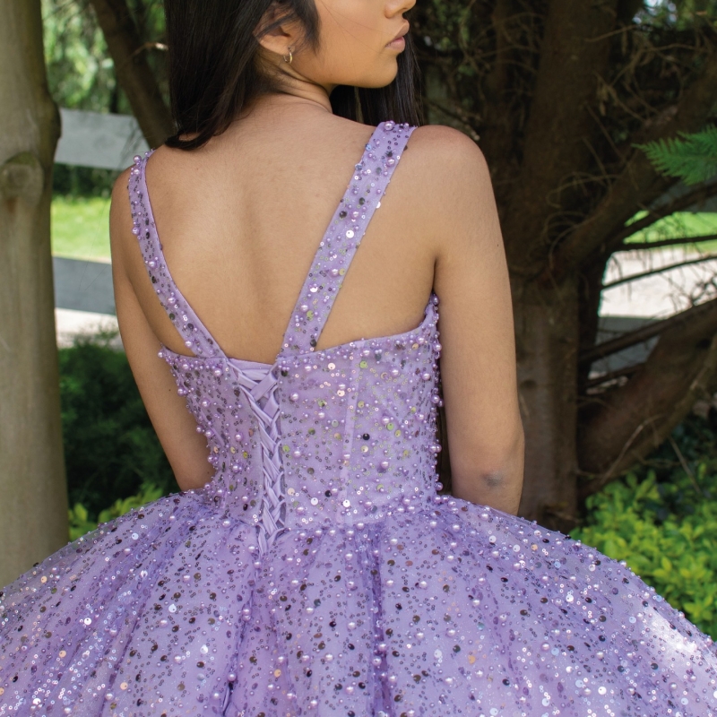 Lavender Shiny Quinceanera Dresses Off Shoulder Ball Gown Sweet 16 Dress Beading Sequined Tull Birthday Party Vestidos 15 De Anos