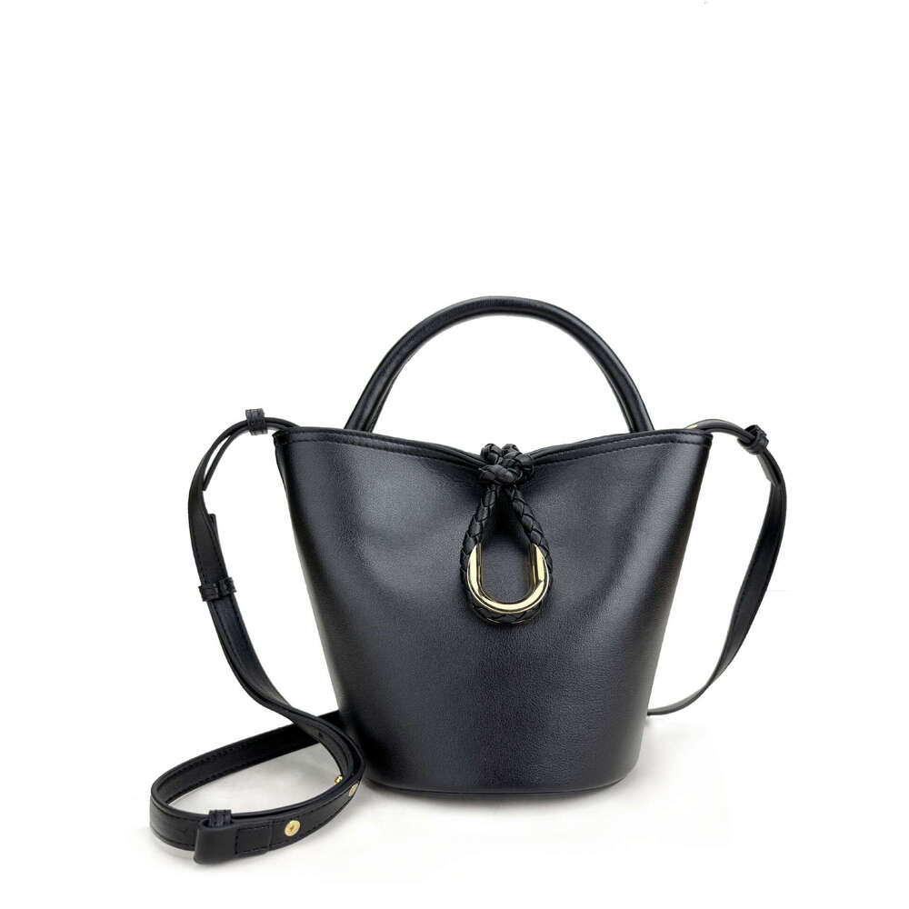 New One Shoulder Bucket Handbag Fashion Versatile Diagonal Cross Leather Women's Bag