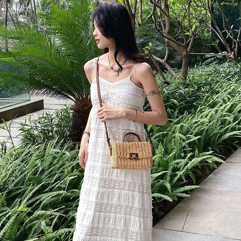 Shoulder Handmade Women's Summer Straw Beach Bag Bohemian Female Handbags Fashion Square Flap Lock Designer Shopper Purse