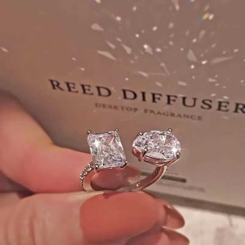 Hot New 925 Sterling Silver Pear Cut Emerald cut Simulated Diamond Wedding Party Vintage Open Ring Fine Jewelry Christmas GiftsXJ250514