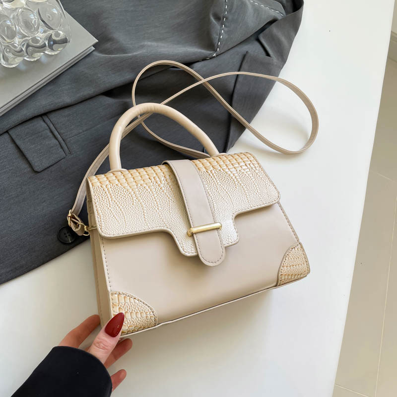 Free Delivery Designer Bag Women's Versatile Hand New Fashion Shoulder Crossbody 2025 Spring Small Square Luxury Bag