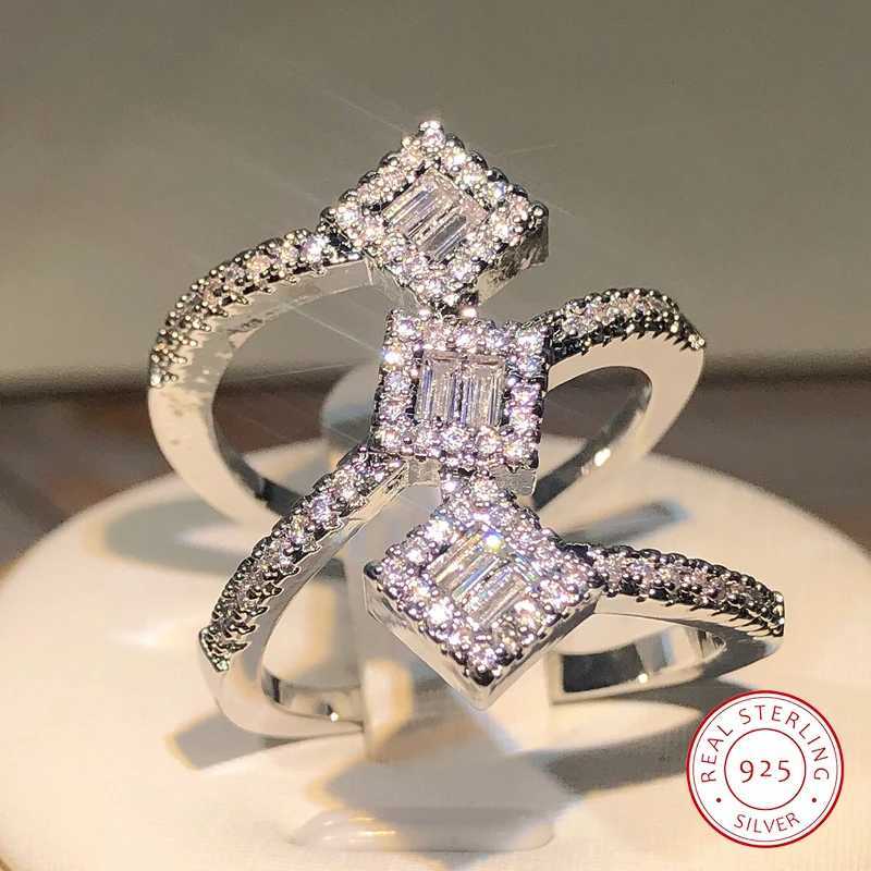 925 Silver Luxury Cubic Zirconia Rings for Women Bridal Engagement Wedding Jewelry CZ Female Accories Whole Finger RingsXJ250514